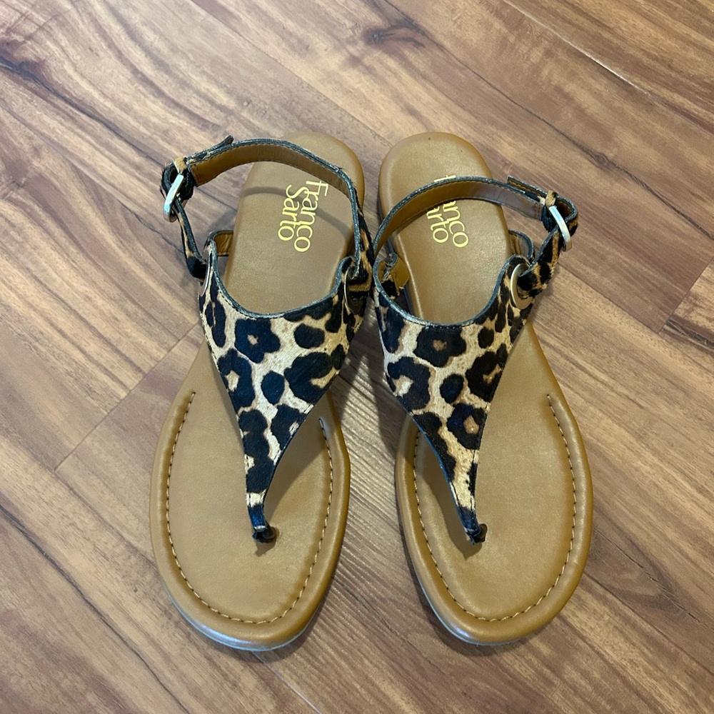 Franco Sarto Women’s thong sandals leopard print calf hair size 9.